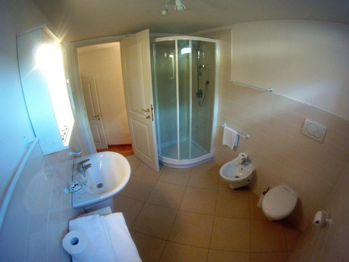Charmante Apartament Lake Front Malcesine Exterior foto