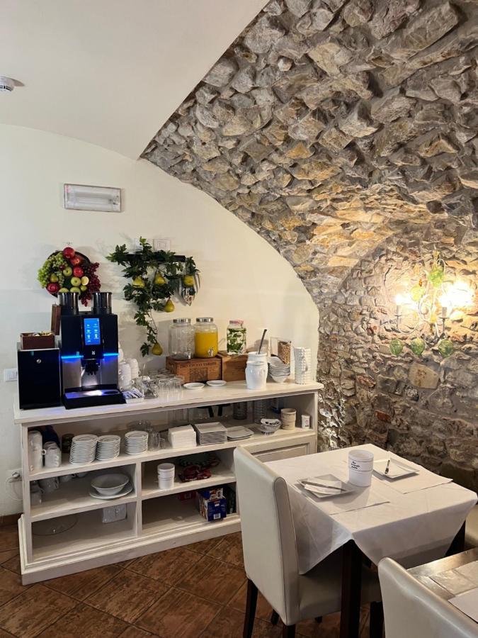 Charmante Apartament Lake Front Malcesine Exterior foto